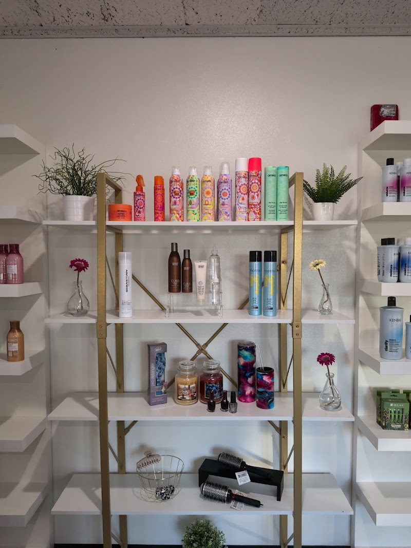 Reflectionz Studio, hair salon in Ottumwa, IA, photo 2 of 2